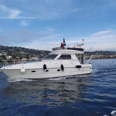 Πλωτό κατάλυμα Sunset Yacht Rooftop A Juan