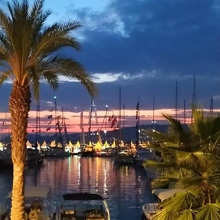 Sunset Yacht Rooftop A Juan